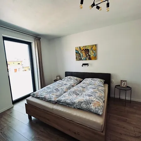 400 فيلكا لومنيكا